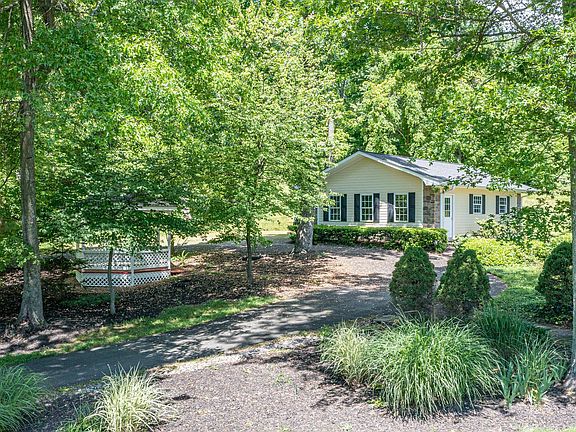 5th image of 16731 Woodchase Ln