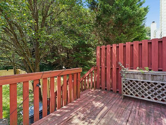 4th image of 2076 Pinnacle Pointe Dr