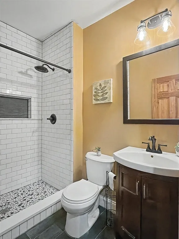 5 bed, 3309 sqft, $1,000 — Photo 4
