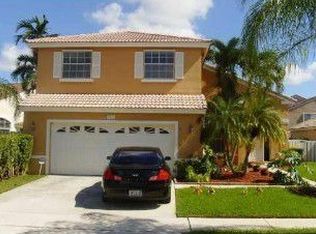 1071 NW 189th Ave, Pembroke Pines, FL 33029