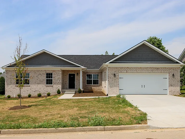 322 Briarwood Ln — Photo 1