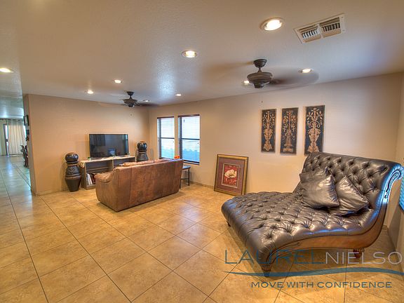 4th image of 11322 E Emelita Ave
