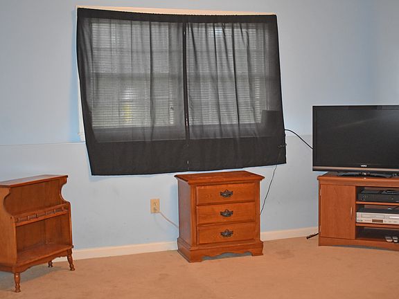 4th image of 10401 Wisteria Dr