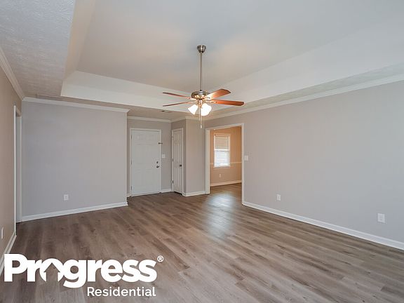 4th image of 527 Greenview Ave SE