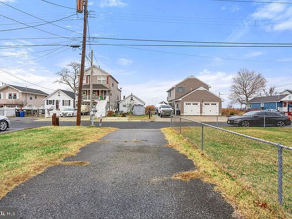 5th image of 72 N River Dr