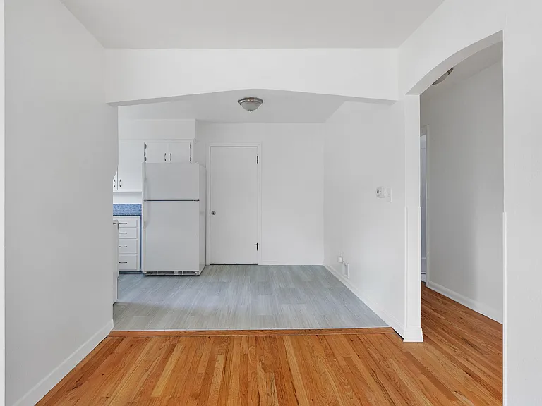 3715 NE Roselawn St — Photo 7