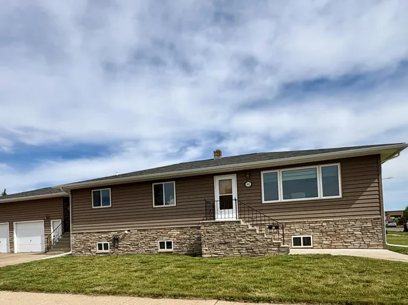 901 4th Ave W, Williston, ND 58801