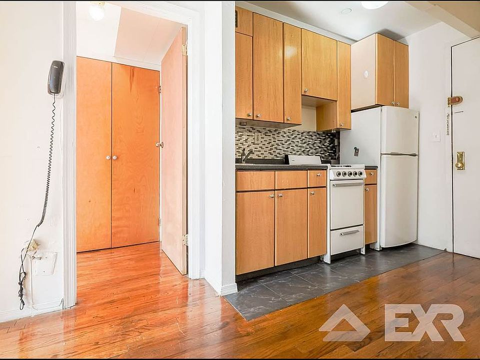1st image of 530 W 47th St APT 2B