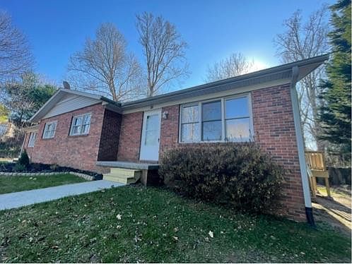 2nd image of 643 Clearview Dr #643