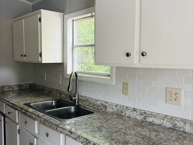 362 Wilson St S — Photo 17