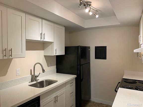 3rd image of 14600 NE 32nd St APT I10
