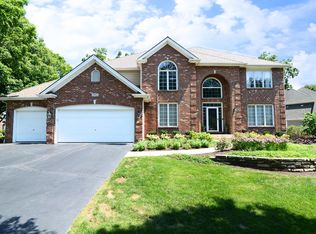 2002 King Edward Ave, St Charles, IL