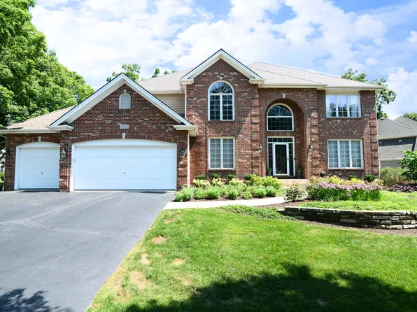 2002 King Edward Ave, St Charles, IL 60174