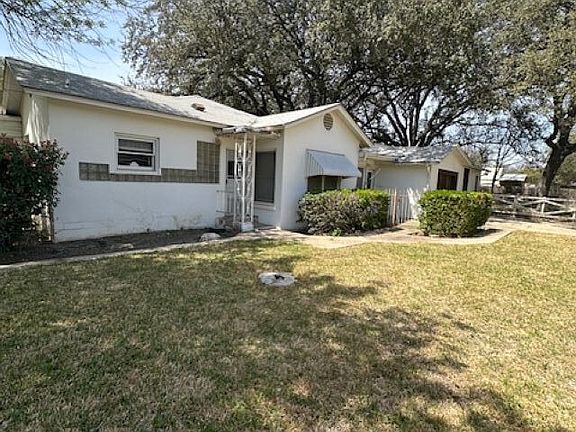 2nd image of 844 Laurel