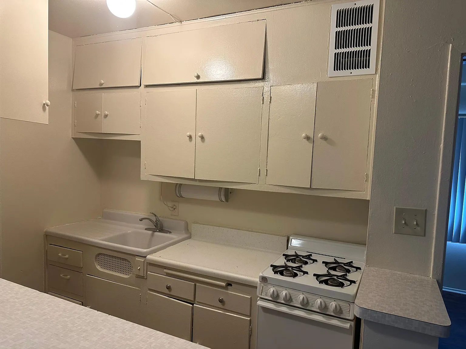 1 bed, 466 sqft, $1,700 — Photo 2