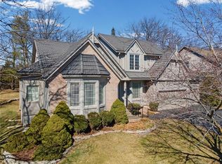 1008 NE Moss Point Rd, Lees Summit, MO 64064