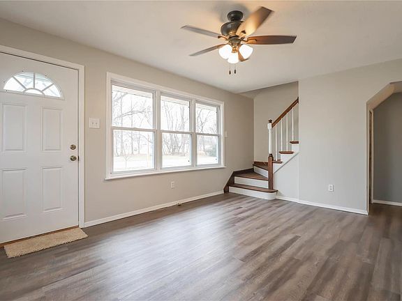 3rd image of 416 Leonard Ave