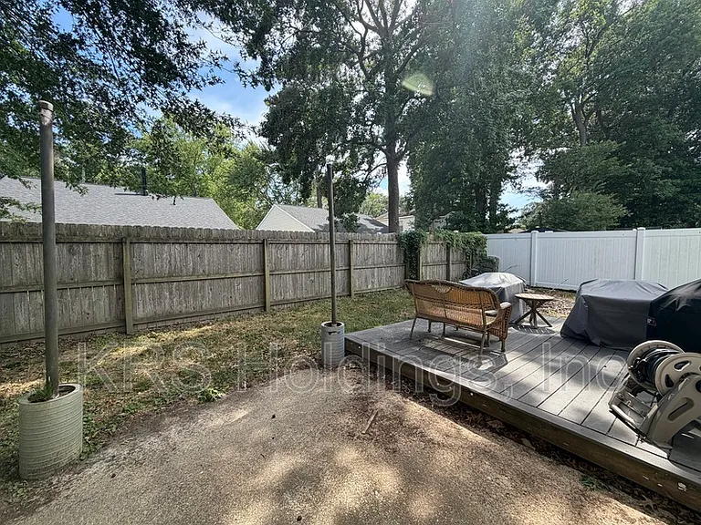 1249 Eaglewood Dr — Photo 11