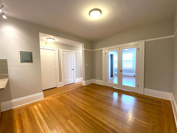3rd image of 2455 Polk St APT A