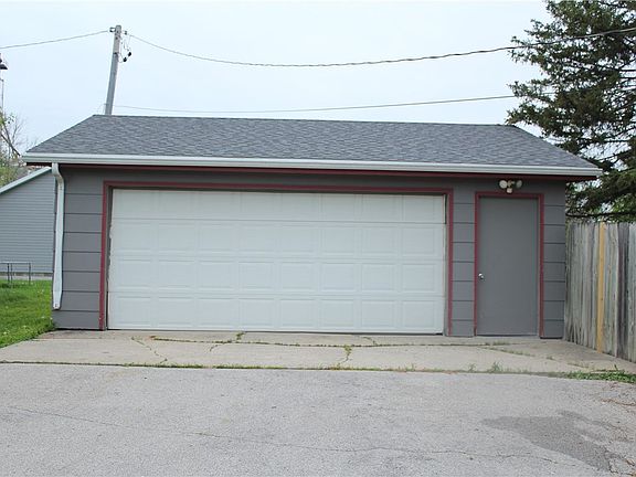 3rd image of 209 Mathews Dr