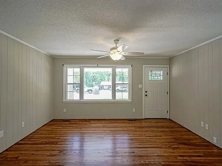 112 Old Meadowbrook Dr — Photo 6