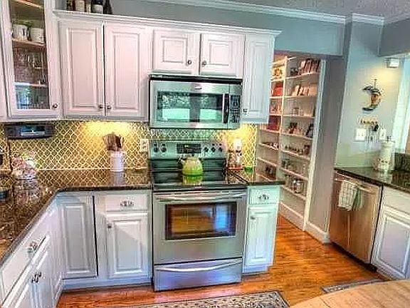 3rd image of 211 W Avondale Dr