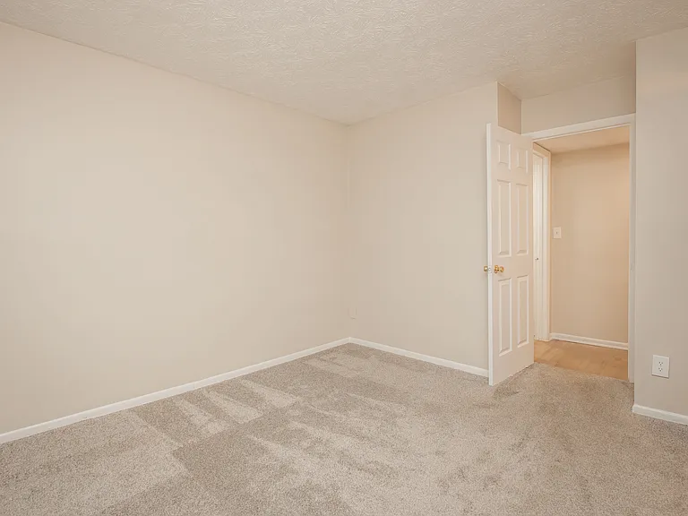 Oasis Club Apartments — Photo 34