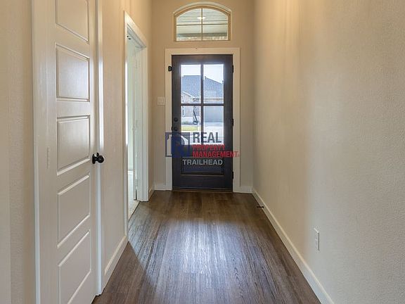 4th image of 124 Mesa Dr