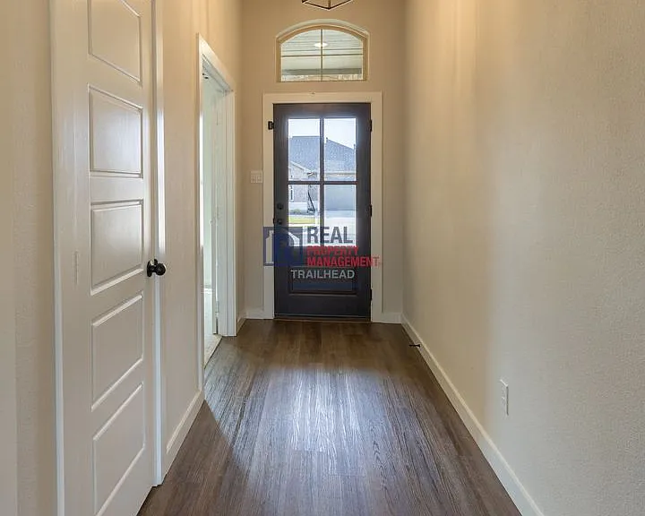124 Mesa Dr — Photo 4