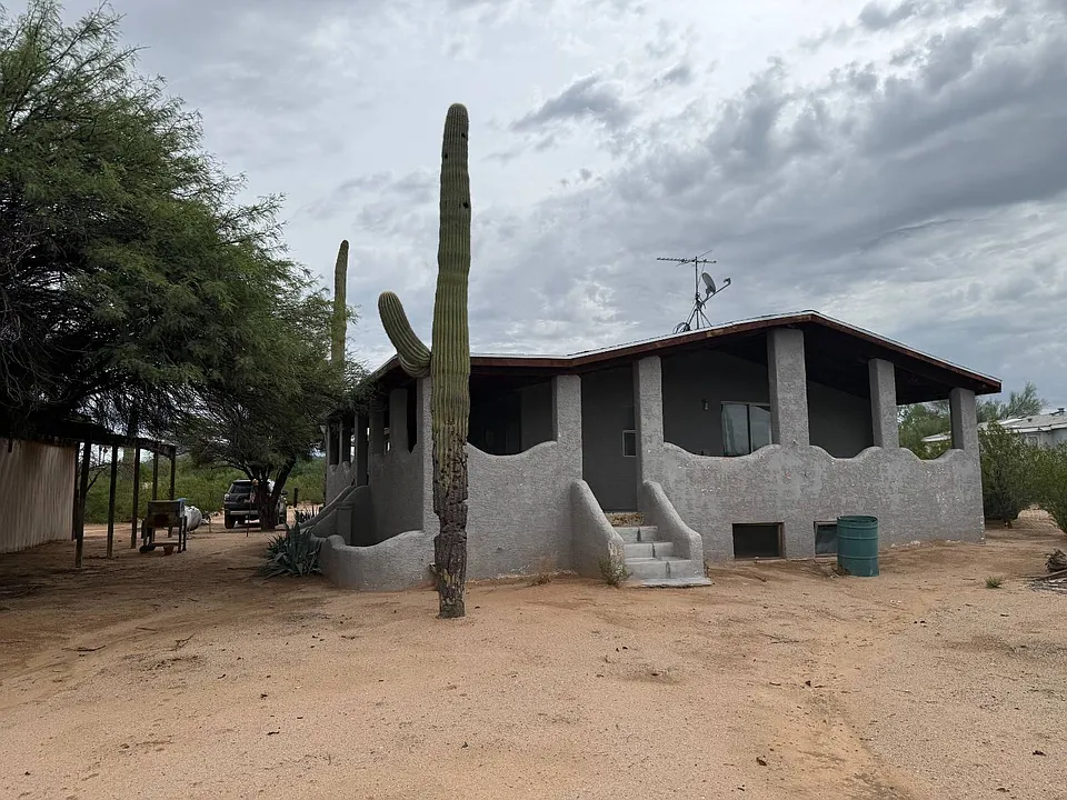 6575 N Pelto Path