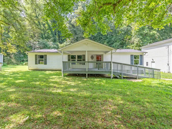 925 McCubbins Rd, Strawberry Plains, TN 37871