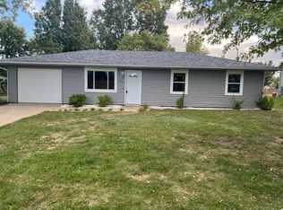 513 W Edgewood Dr, Edgerton, KS 66021