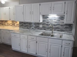 3905 N 11th St, Milwaukee, WI 53206
