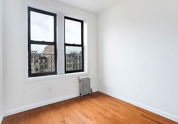 4th image of 52 Henry St APT 6FE