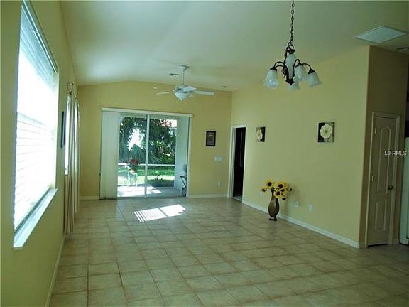 4th image of 417 Lehalis Dr