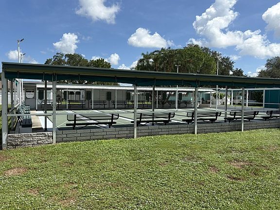 5th image of 601 Starkey Rd #133