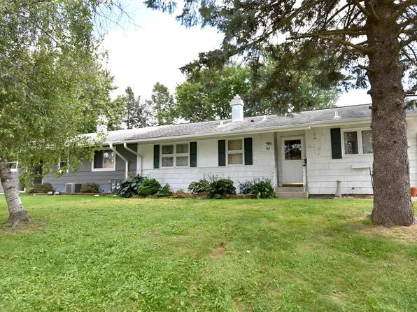 921 Pine St, Sun Prairie, WI 53590
