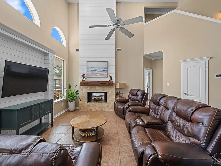 1672 Kauai Ct — Photo 10