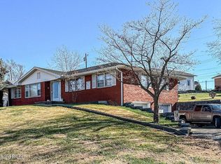18 Valley Dr, Madisonville, KY 42431