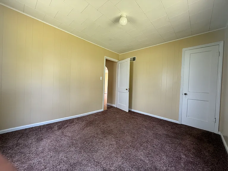 225 Clay St — Photo 5