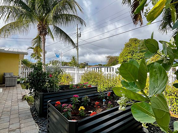 Butterfly Garden in front courtyard