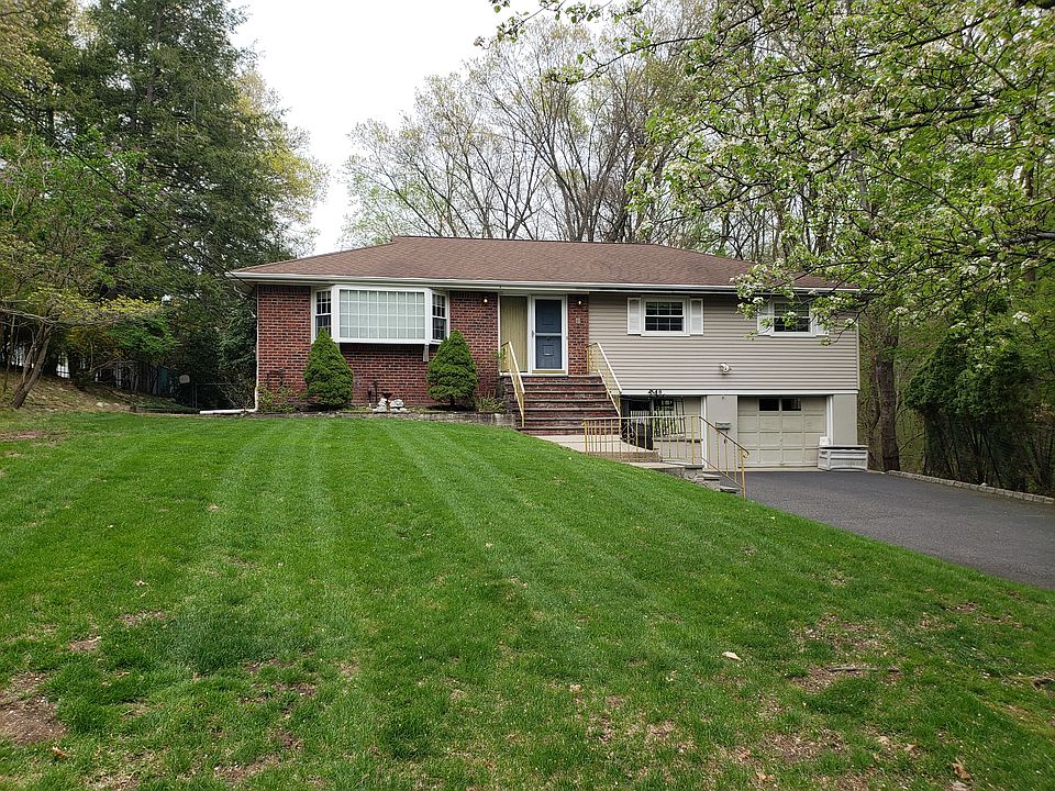 1st image of 548 Buckley Ct