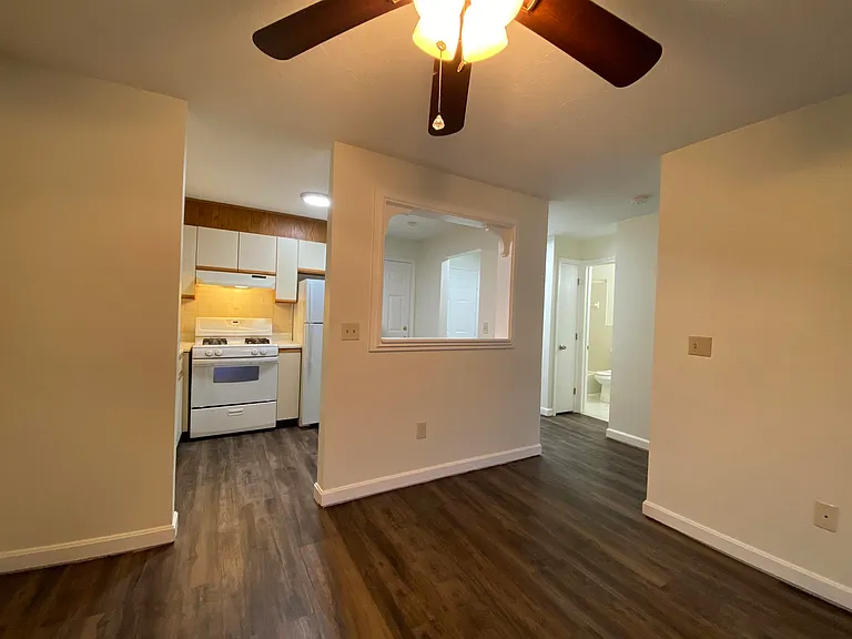 383 Huse Rd #35 — Photo 9