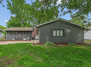2830 SW Indian Trl, Topeka, KS 66614