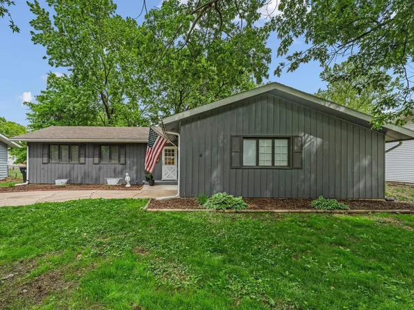 2830 SW Indian Trl, Topeka, KS 66614