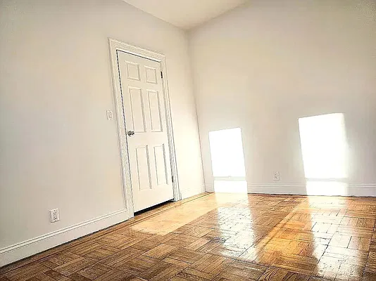 Bedroom, photo 2