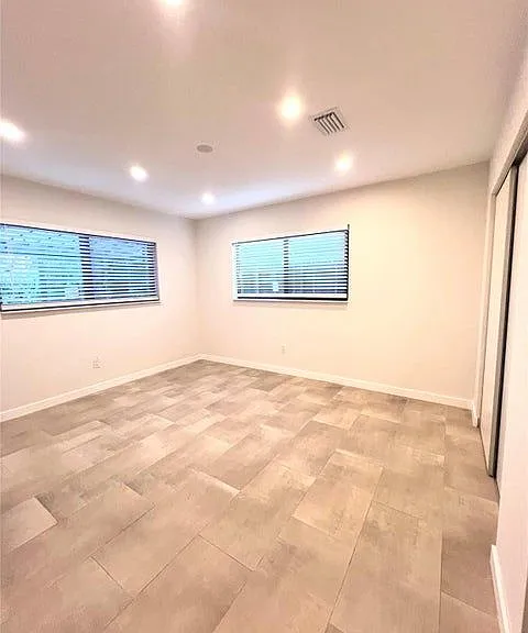 4680 NE 5th Ave — Photo 11