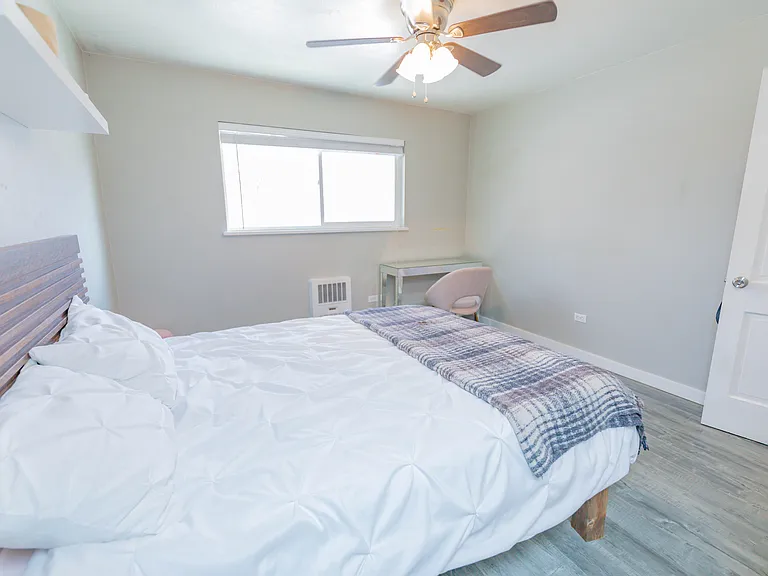 2260 S Valley Hwy — Photo 18