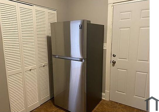 3rd image of 5050 S Laflin St #1502