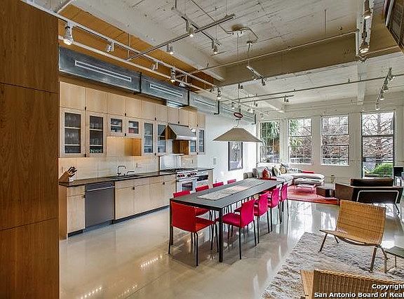 5th image of 114 Camp St Unit 101